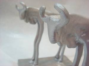 Taureau en aluminium - image&nbsp;: Nathalie Gayda -www.murielle-bailet.com